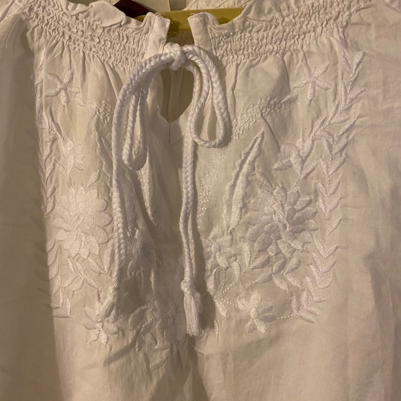 Embroidered white top - Picture 2 of 2
